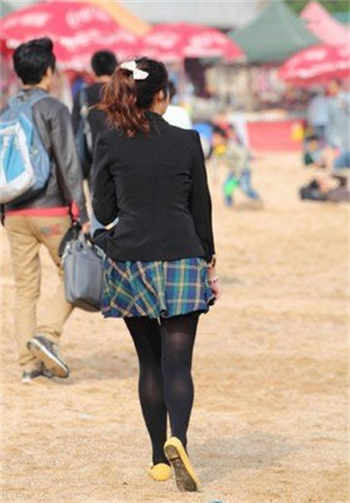 卖房女销售艾丽丽