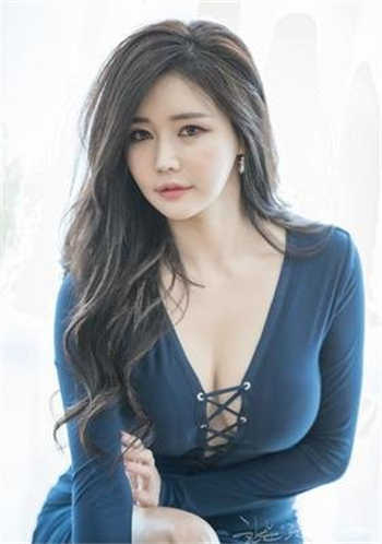 漂亮的秘女书目的木鱼