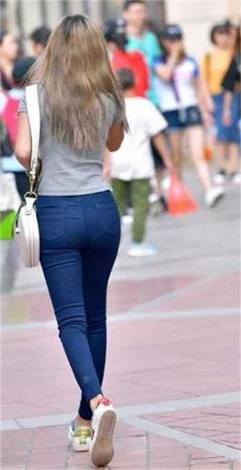 电梯里的旖旎