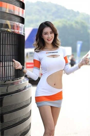 男主姓冷女主姓莫