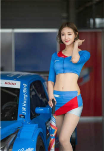 爱情公寓胡一菲打机器人