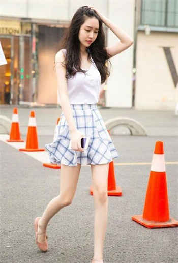 朋友老婆来我家喝醉了