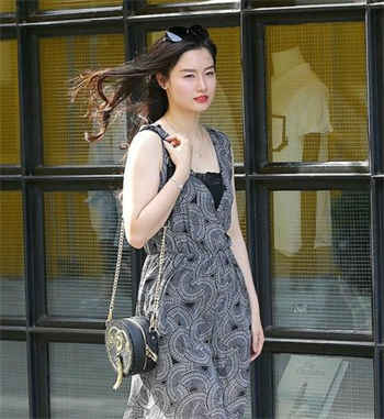 疫情拿下美丽的妈妈w