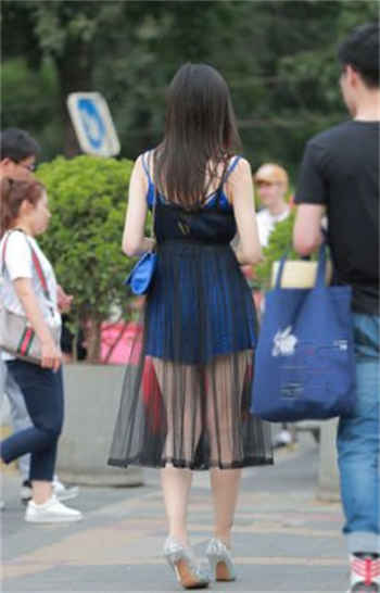 奈汐酱勤劳的老板娘