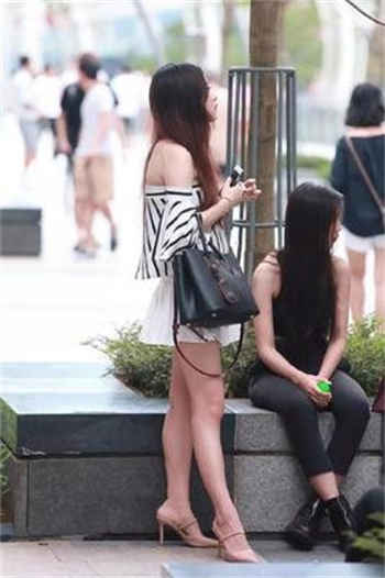 姨妈和妈妈的鼓励3d怎么看