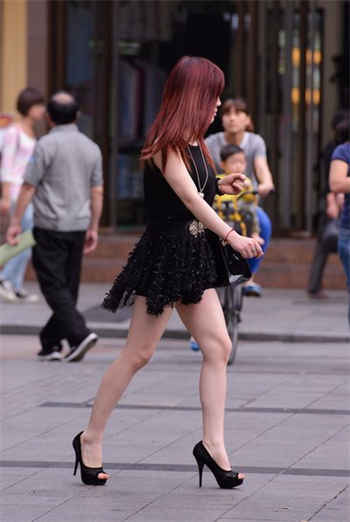 少女枪械师照片