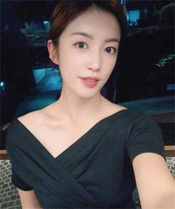 拿快递就穿了个围裙