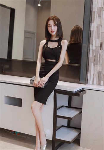 女人为了一份合同搭自己