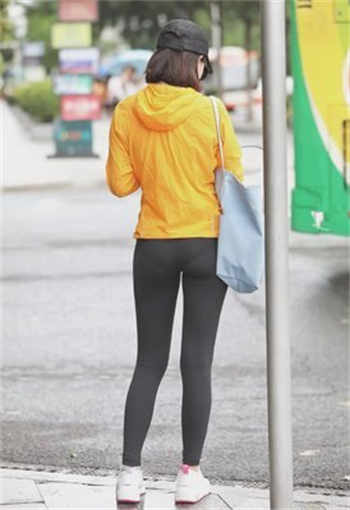 11岁穿舞蹈服白丝照片