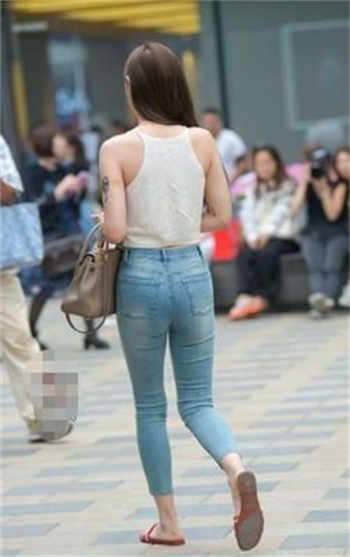 阿姨的丝袜脚