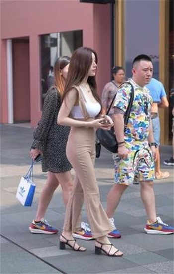 冯提莫整容前照片