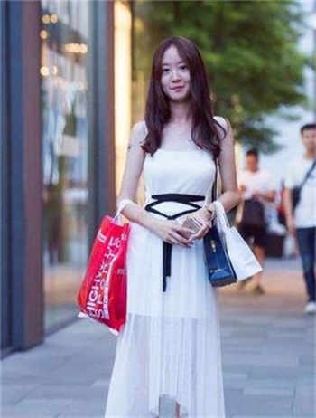 竹石的诗意