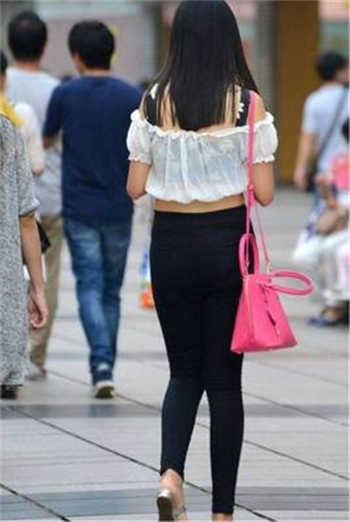 女子为了钱卖出了身体
